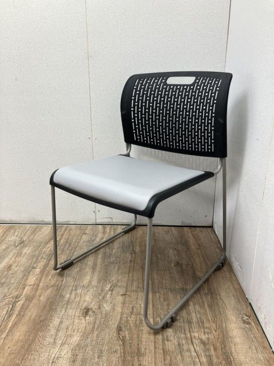 【中古品】トヨスチール スタッキングチェア MC-159V グレー