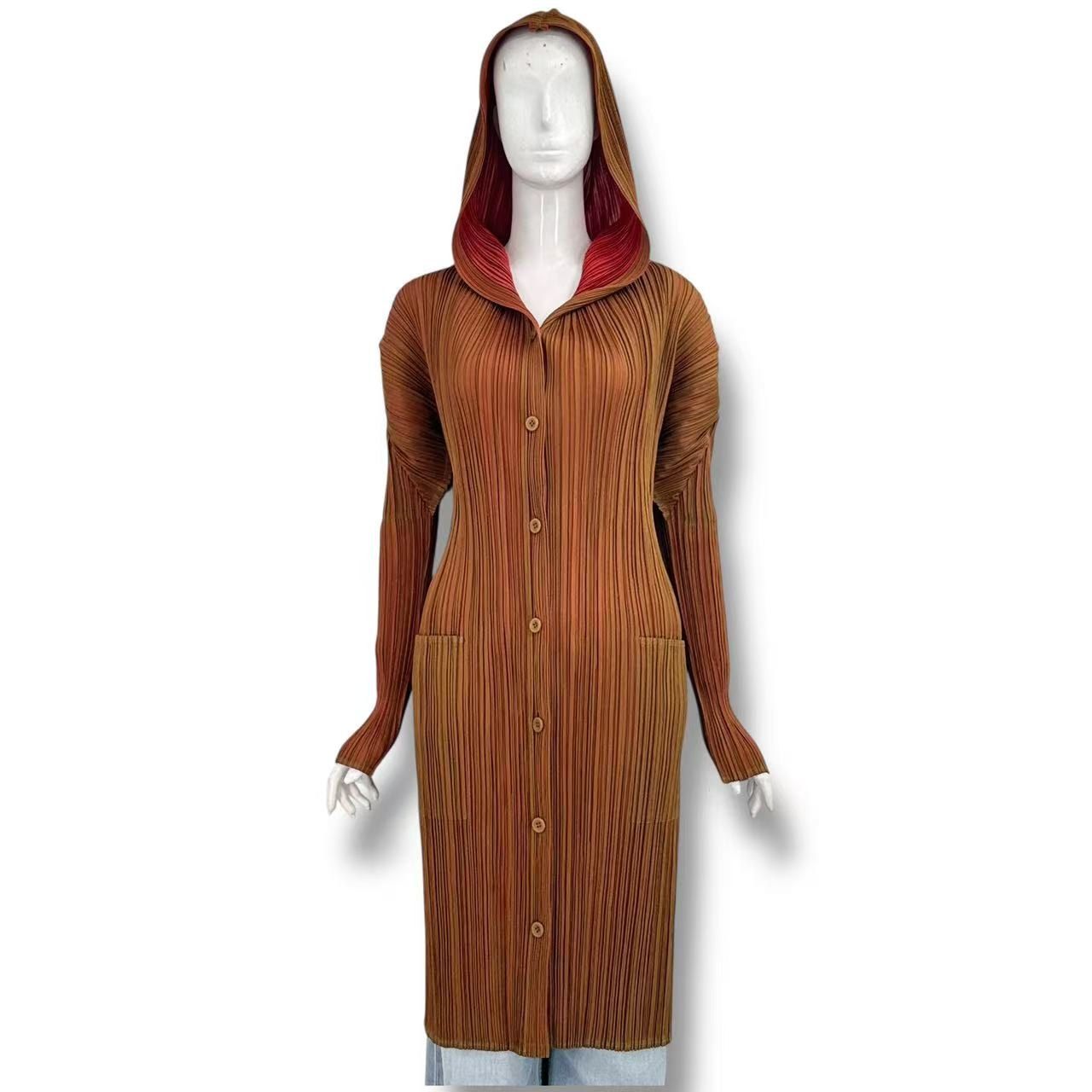 新品同様 ISSEY MIYAKE イッセイミヤケ PLEATS PLEASE プリーツプリーズ カーディガン フード付き ブラウン サイズ4