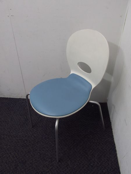 【中古品】イトーキ オルノシリーズ オルノチェア KJA-140DF-W9S4 ブルー