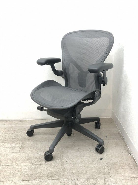 【中古品】ハーマンミラー 可動肘付アーロンチェア リマスタード Bサイズ ライト AER1B22DW-0014 ZSSG1 G1 G1 BB BK 23103 グラファイト