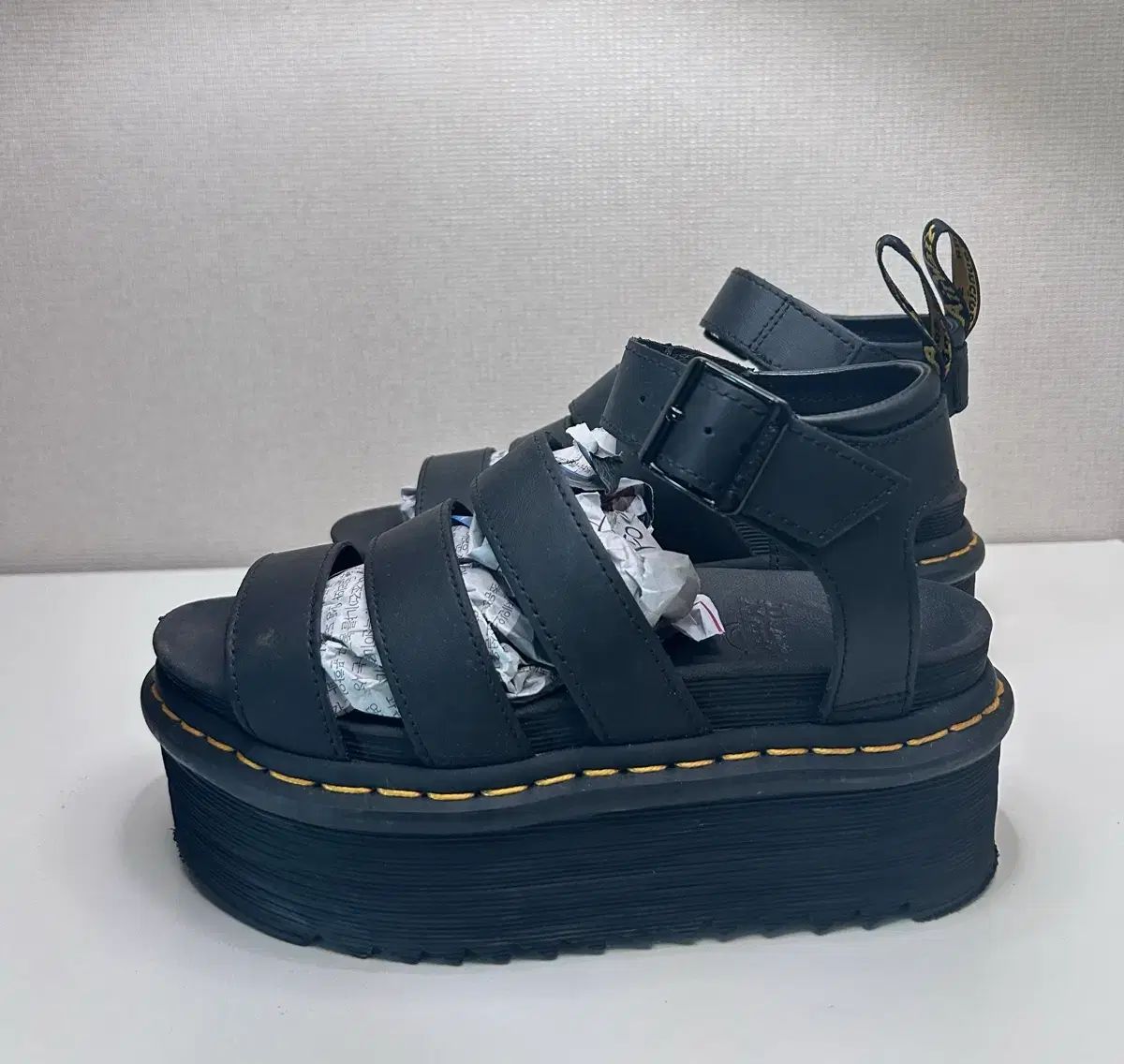 DR. MARTENS ブレア クアッド ブラック フラットフォーム サンダル (230)