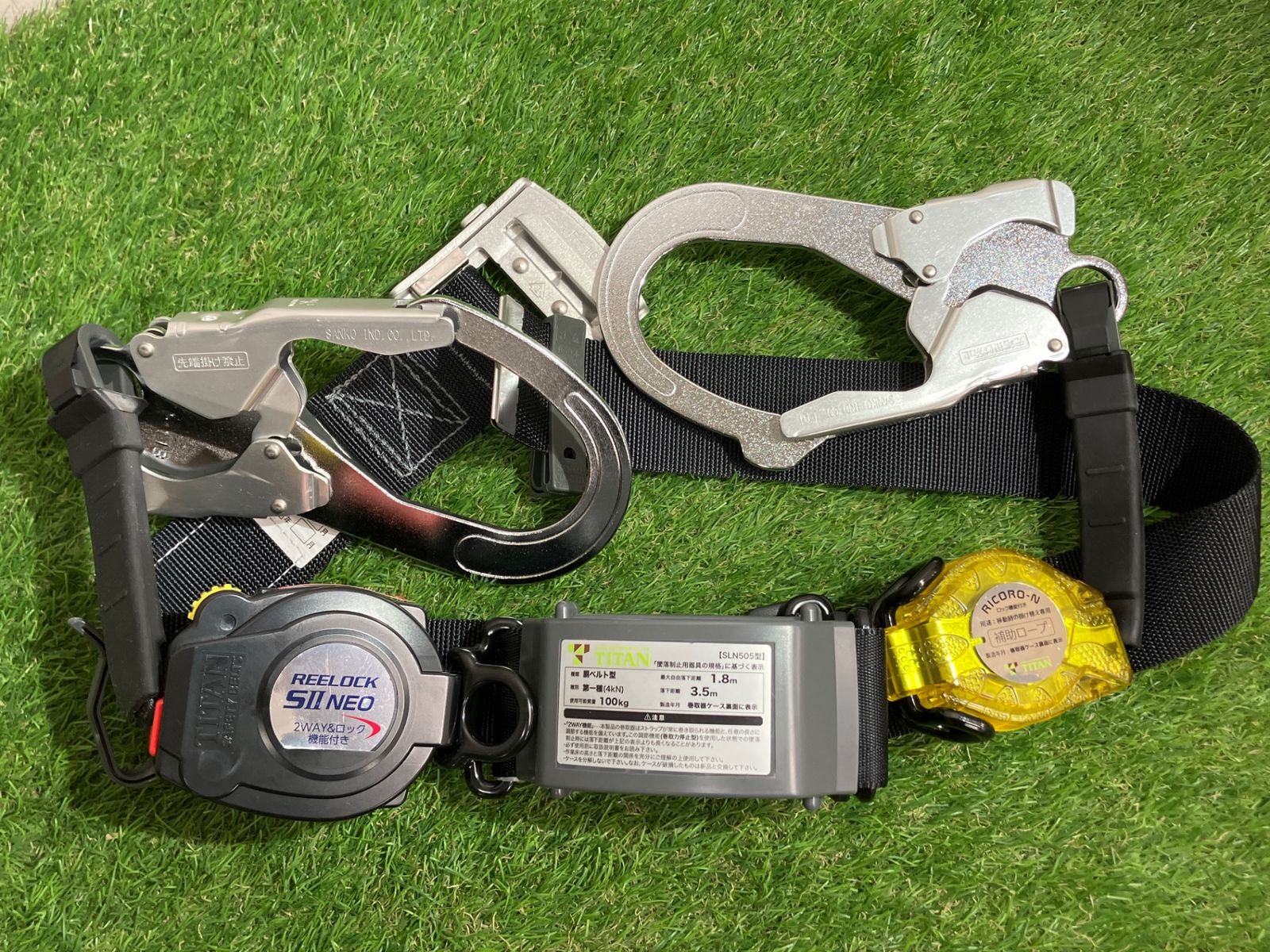 サンコー　胴ベルト型墜落制止用器具　SLN505-RW-BL　ブラックLサイズ（ﾍﾞﾙﾄ長1300㎜）　ﾛｯｸ装置付き巻取器+巻取補助ﾛｰﾌﾟ◇アクトツール富山店◇レジ 7,252円