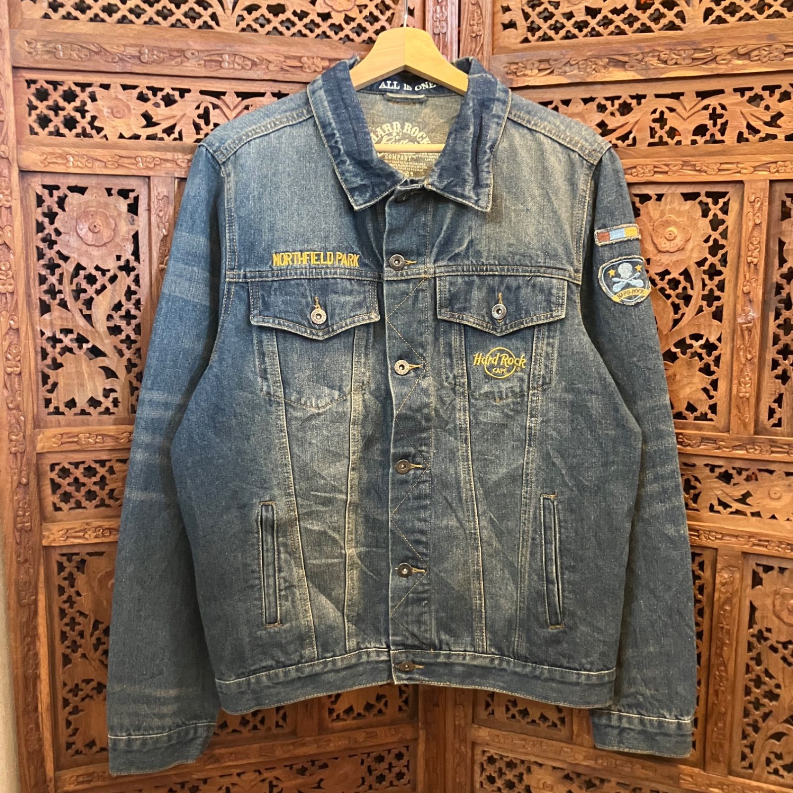 Hard Rock Cafe denim jacket size:L ハードロックカフェ デニムジャケット 刺繍 ワッペン ビンテージ vintage 古着