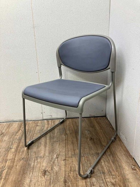 【中古品】オカムラ スタッキングチェア 8120ZZ グレー 9,053円