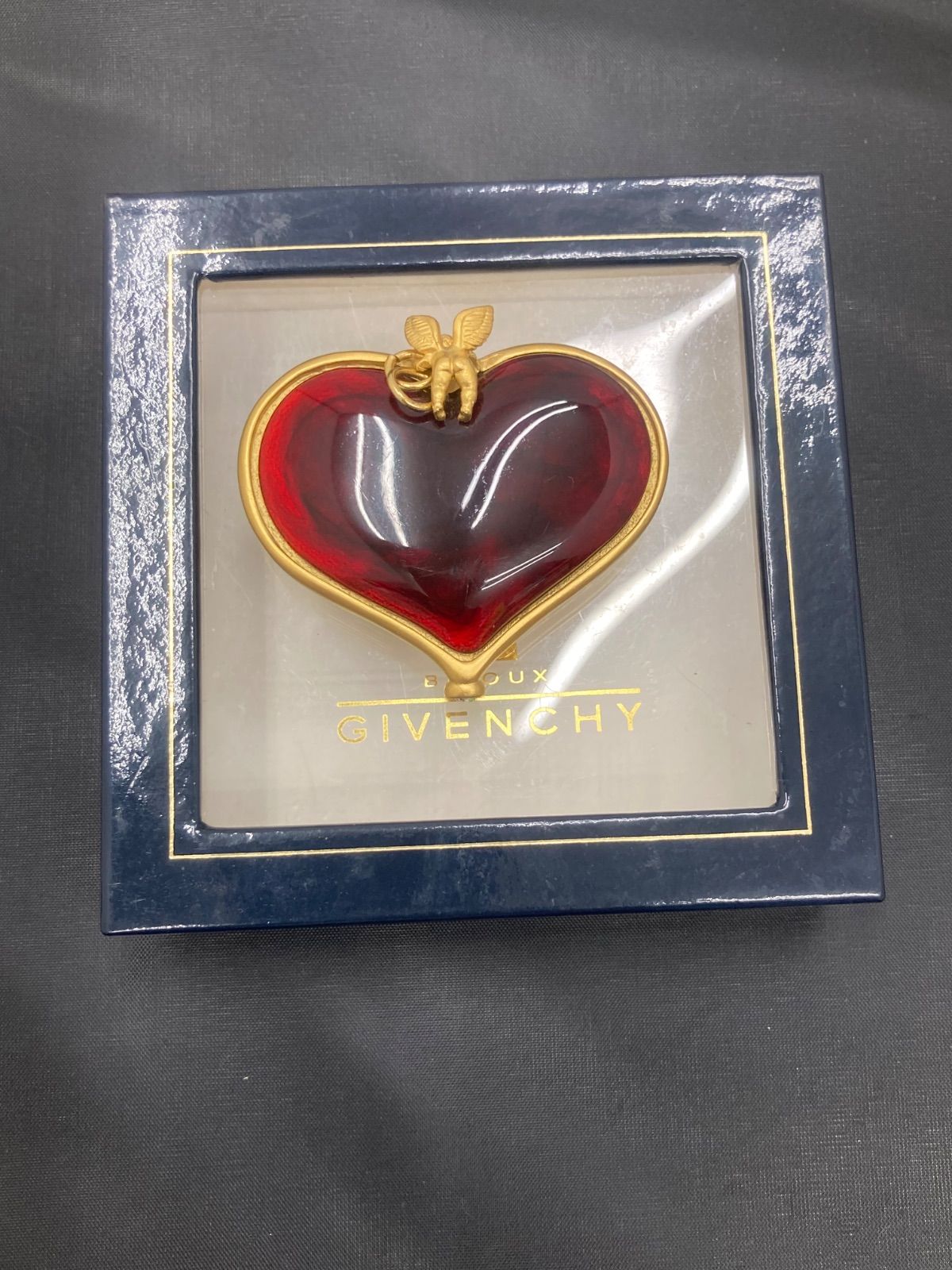 GIVENCHY ジバンシー コンパクトミラー ハート型 箱付き 平塚店