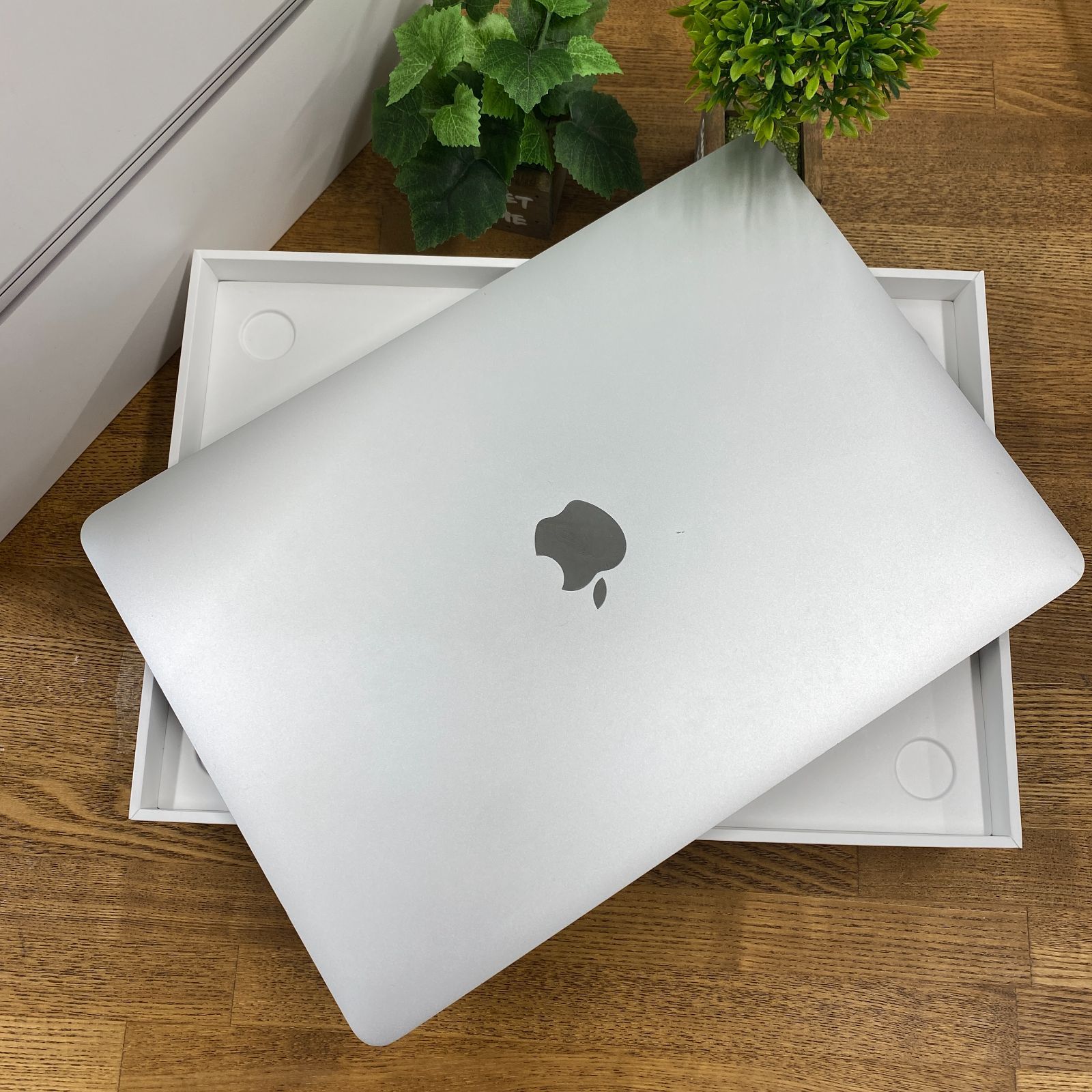 MacBook Air 13インチ M1チップ 512GB 2020年 送料無料 QQ6L8