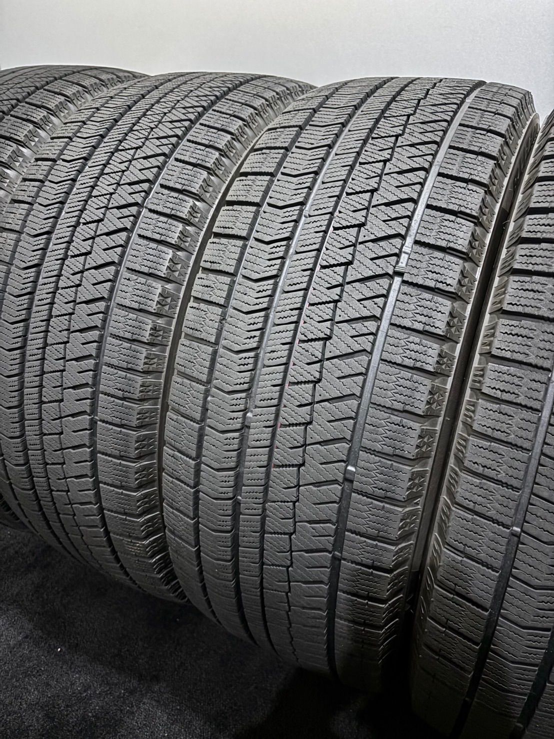 ★235/50R20 BRIDGESTONE/BLIZZAK RFT 23年製 スタッドレス 4本 ブリヂストン ブリザック レクサス NX ランフラット (南8-M386)
