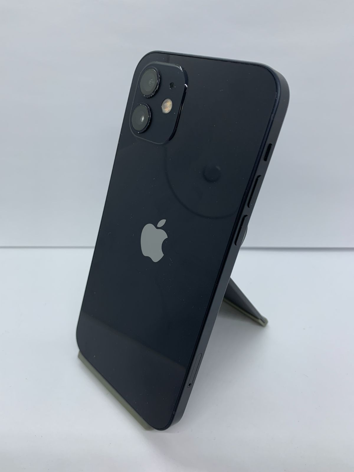 【中古・バッテリー劣化・フレームキズ有】iPhone 12 128GB ブラック SIMロック解除済