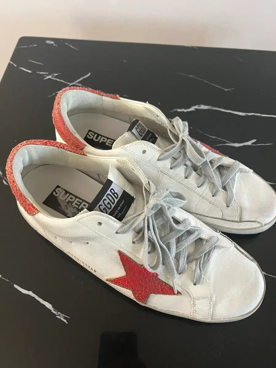 ゴールデングース レッド SuperStar スニーカー 42サイズ 27,826円