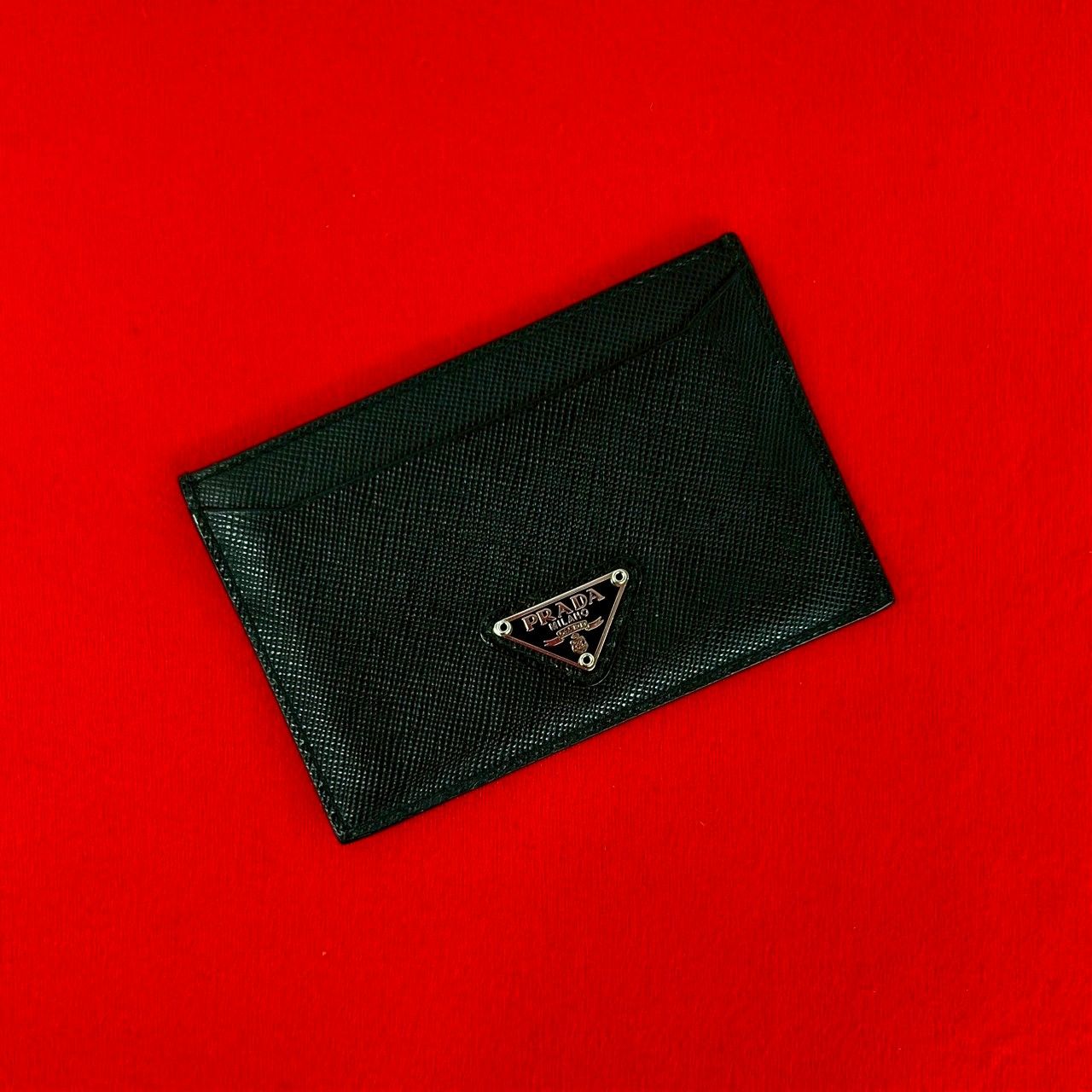 極 美品 PRADA プラダ 三角ロゴ プレート 金具 サフィアーノ レザー 本