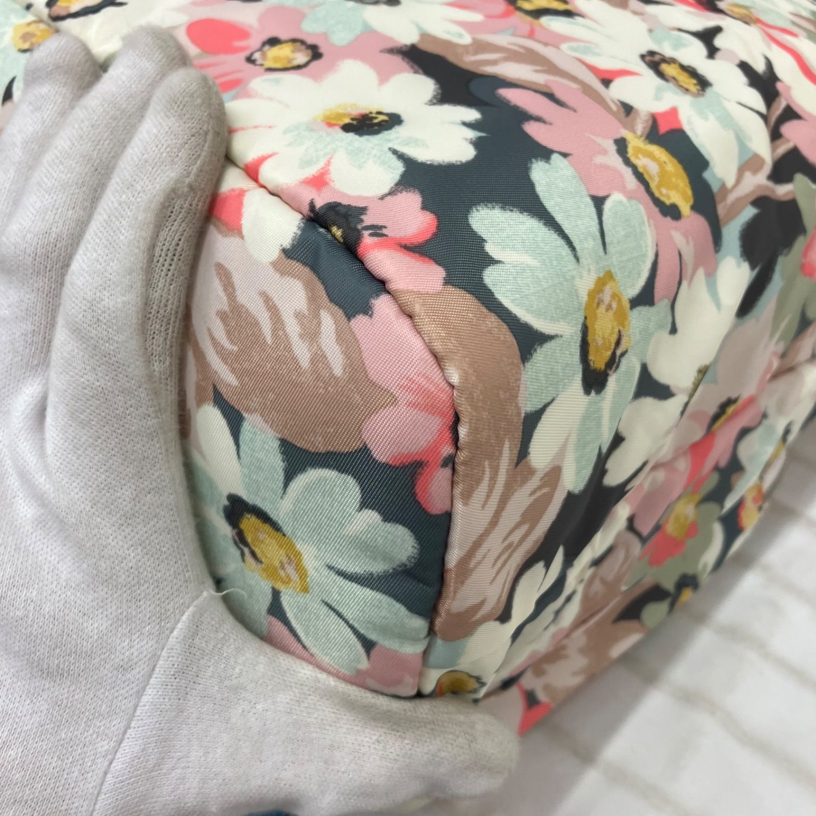 Cath Kidston 花柄ボストンバッグ　限定値下 3774 Cath Kidston キャスキッドソン ボストンバッグ 花柄 総柄 白