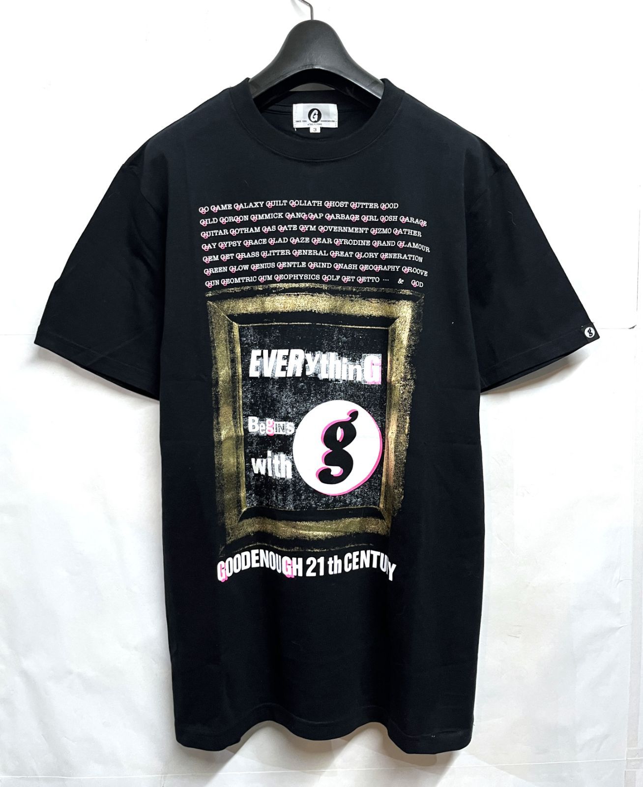 GOODENOUGH｜グッドイナフ ｇ フレーム Tシャツ
