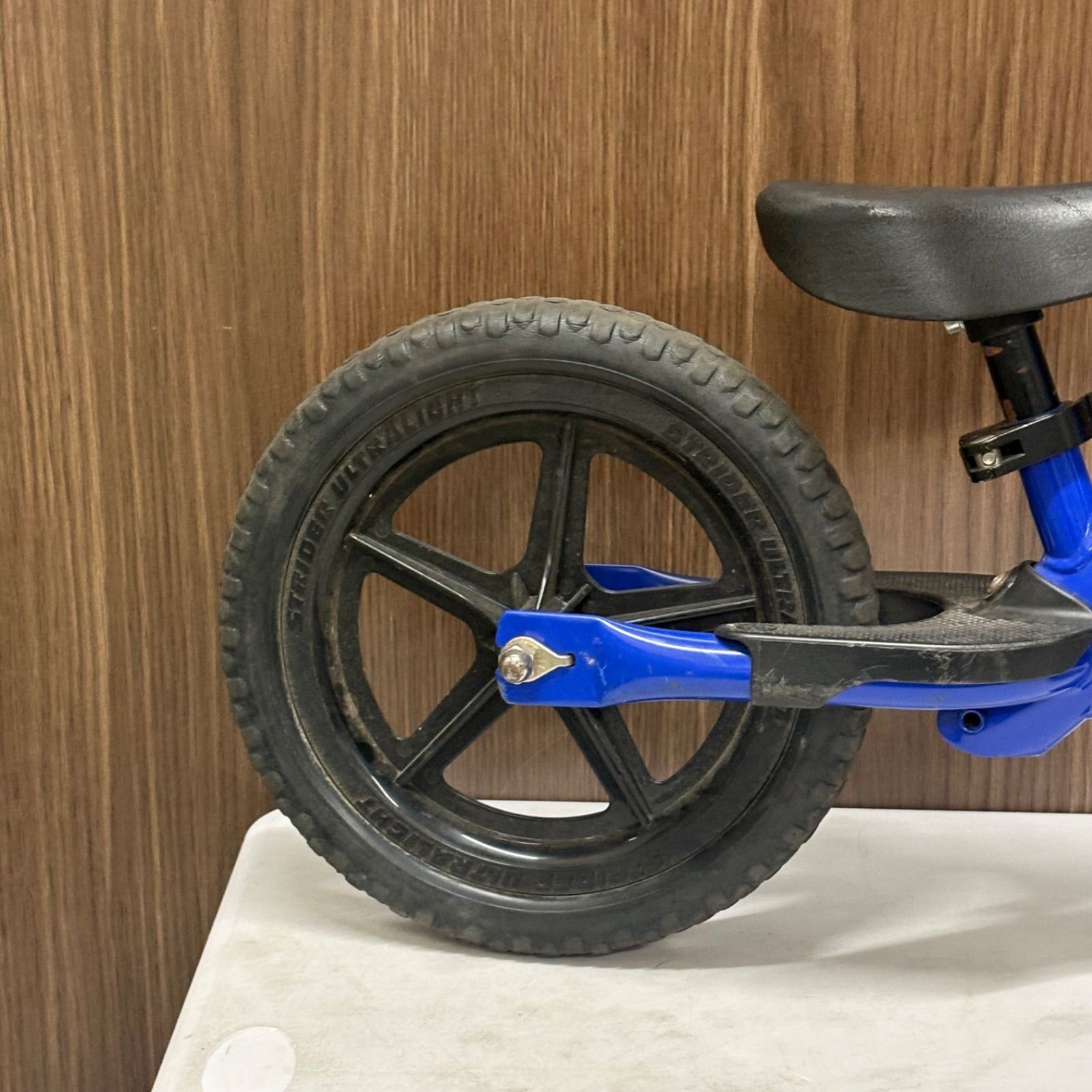 国内正規品】STRIDER スポーツモデル バランスバイク 12インチ 青