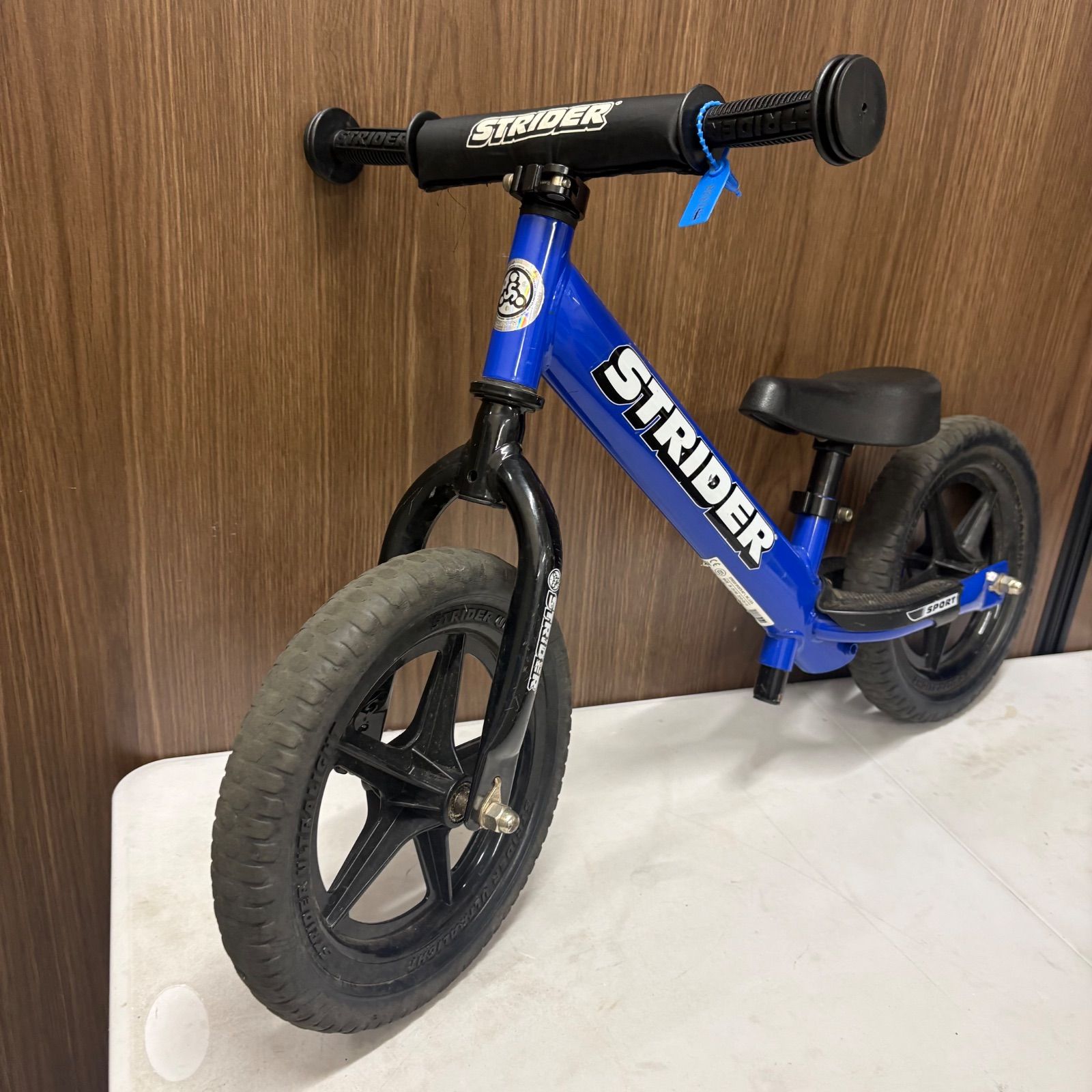 国内正規品】STRIDER スポーツモデル バランスバイク 12インチ 青