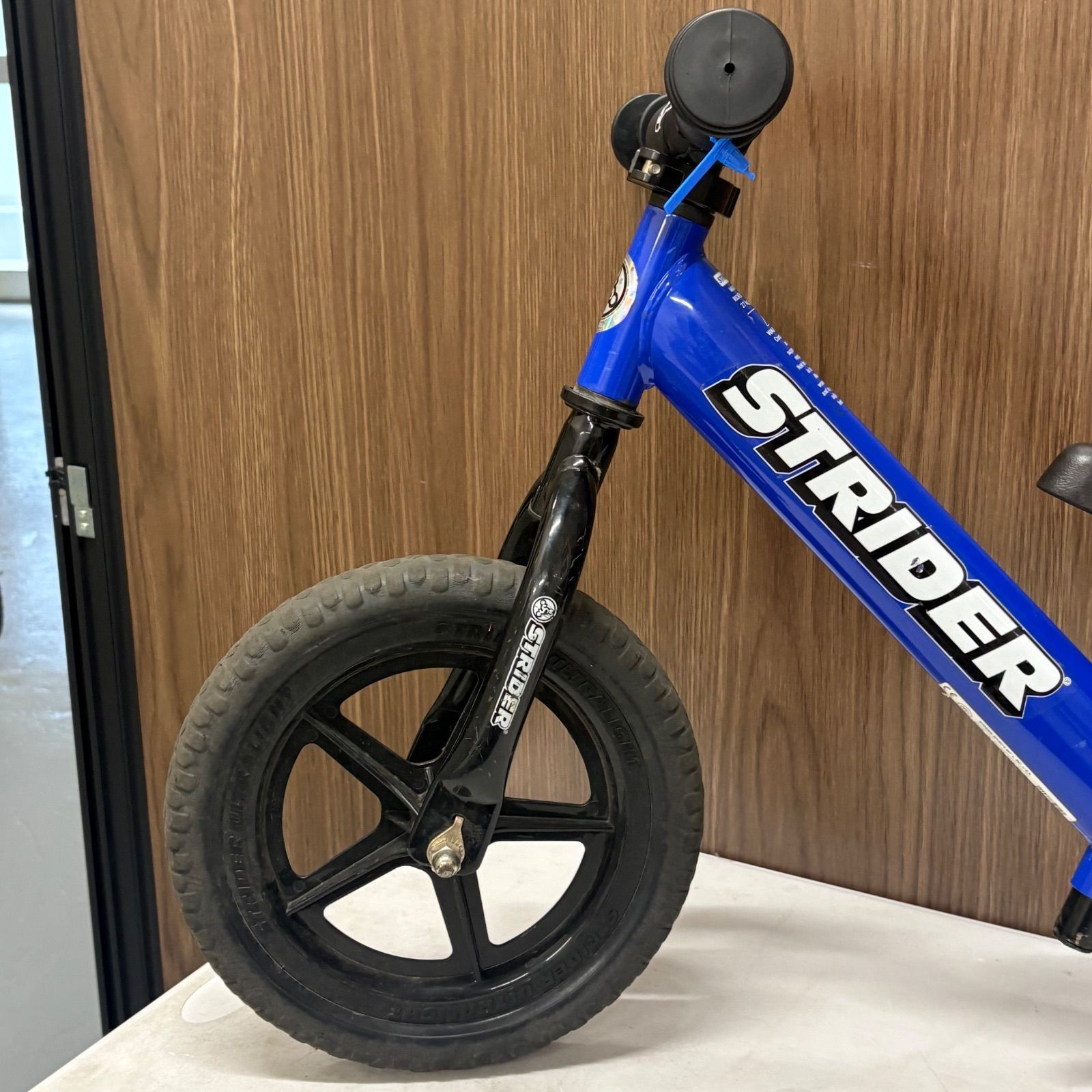 国内正規品】STRIDER スポーツモデル バランスバイク 12インチ 青