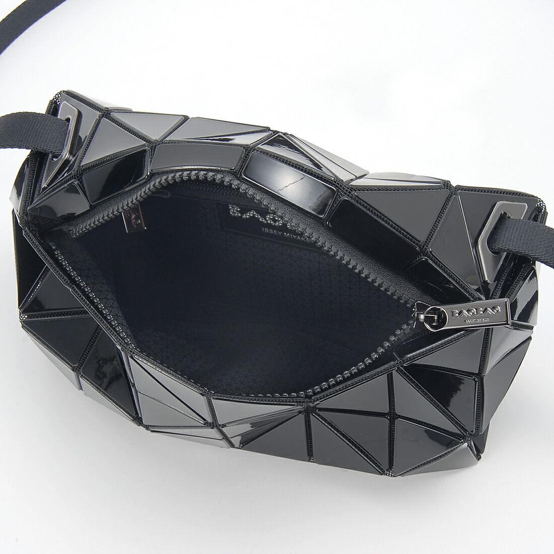 バオ バオ イッセイミヤケ BAO BAO ISSEY MIYAKE ショルダーバッグ
