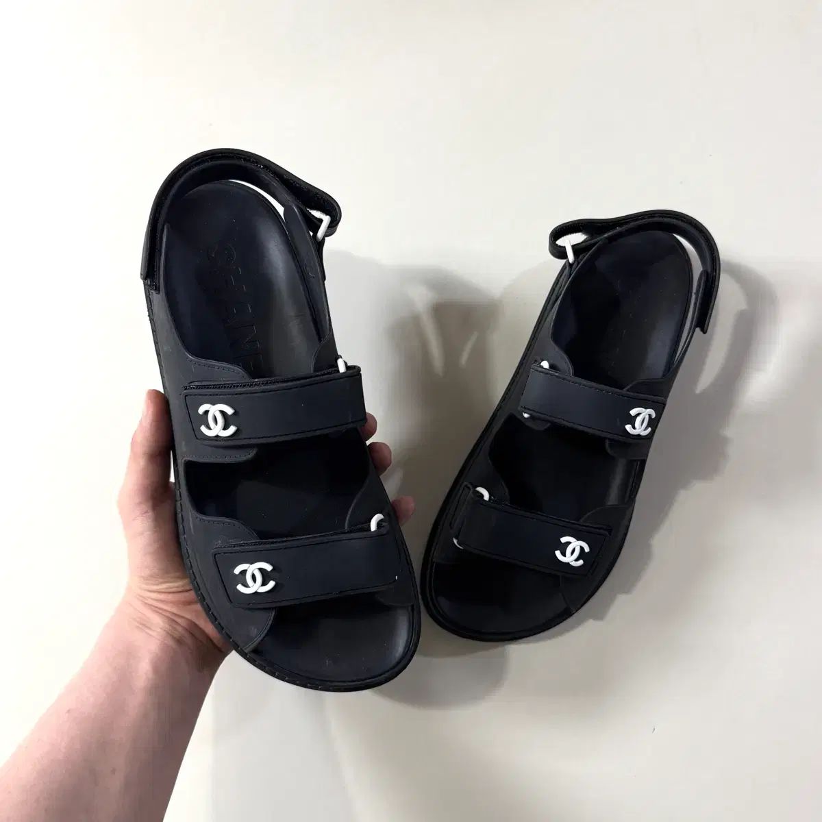 39/当日出荷 CHANEL シャネル CCロゴ バックル ラバー サンダル