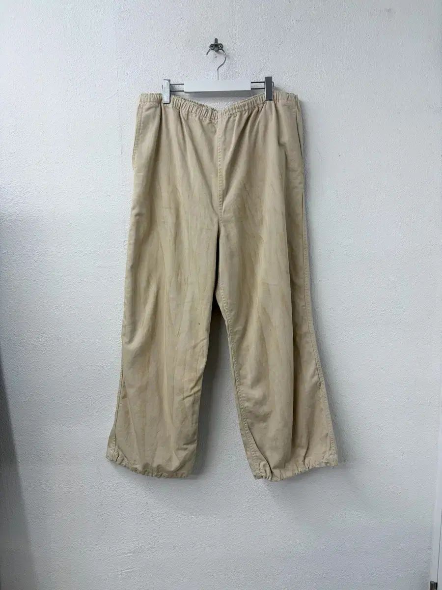 BEAMS Wide Dusty Easy Pants