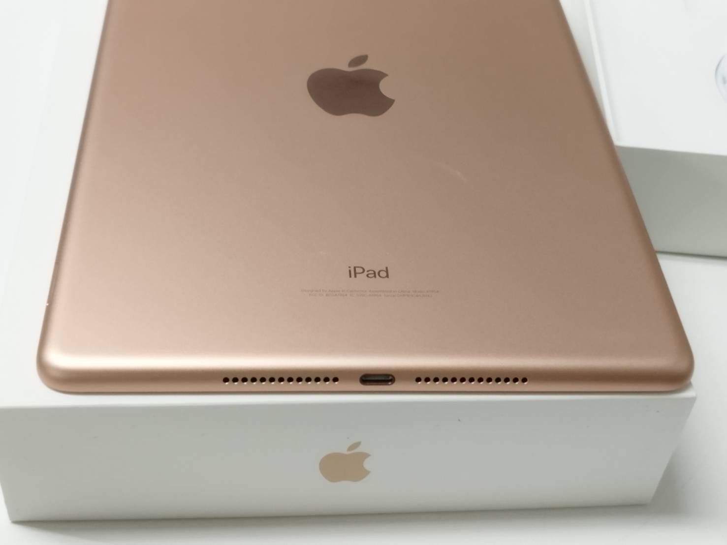 美品 iPad 第6世代 32GB Wi-Fi+セルラー - メルカリ 美品 iPad 第6世代 32GB Wi-Fi+セルラー - メルカリ