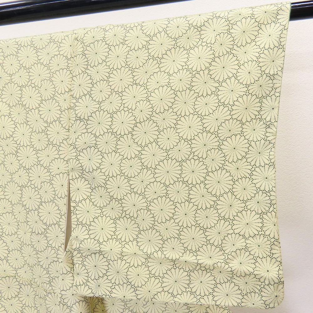 中古】 小紋 しつけ糸あり 正絹 着丈約154cm 裄丈約64cm クリーム系