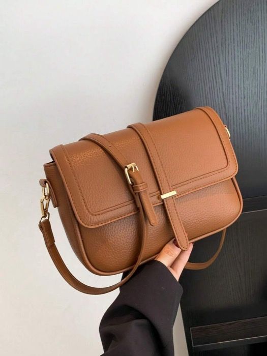 バッグ レディース ショルダーバッグ レトロなスクエア型クロスボディバッグ、女性の日常使いに適しています