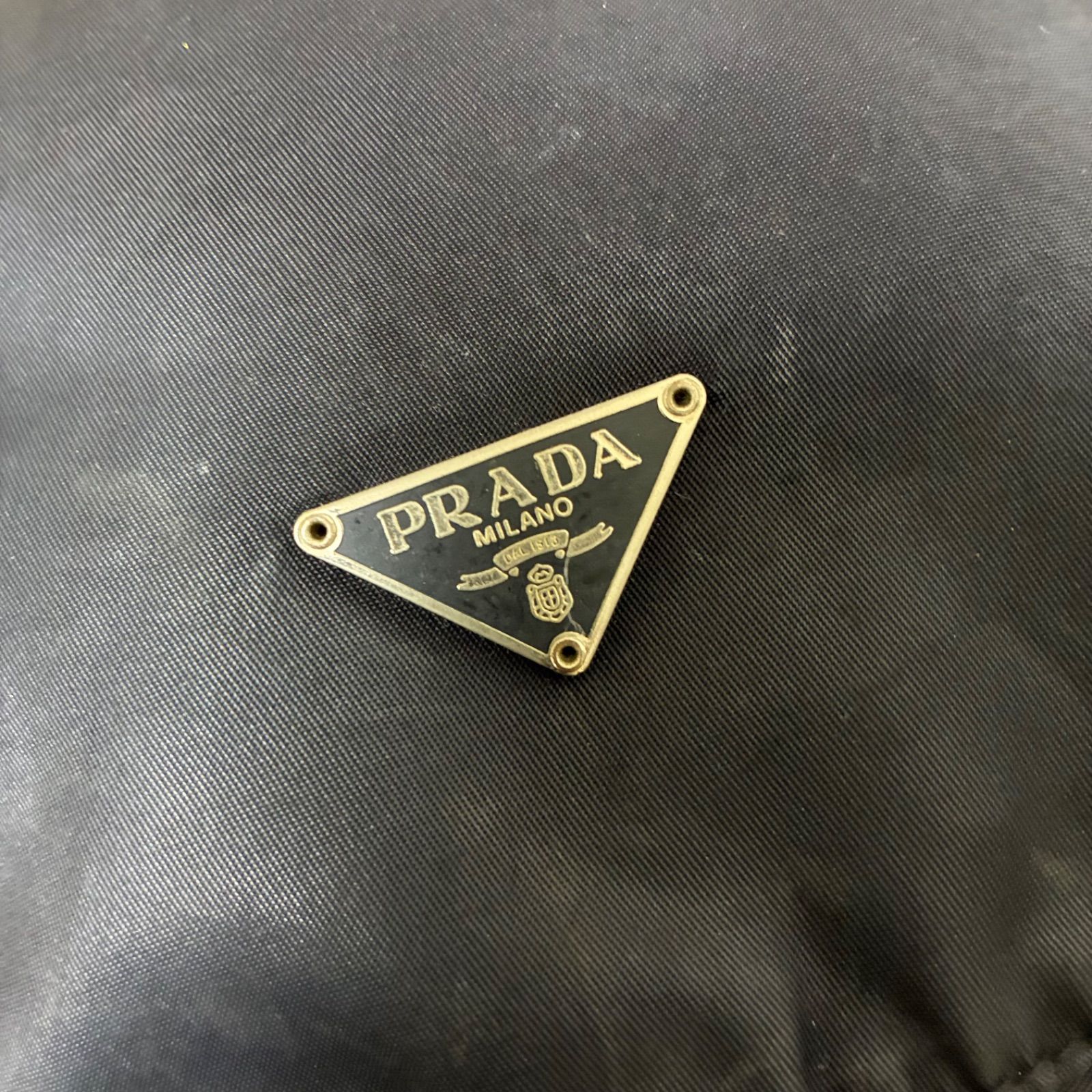 プラダ PRADA 三角ロゴプレート ブラックナイロンレザー 巾着ポーチ 