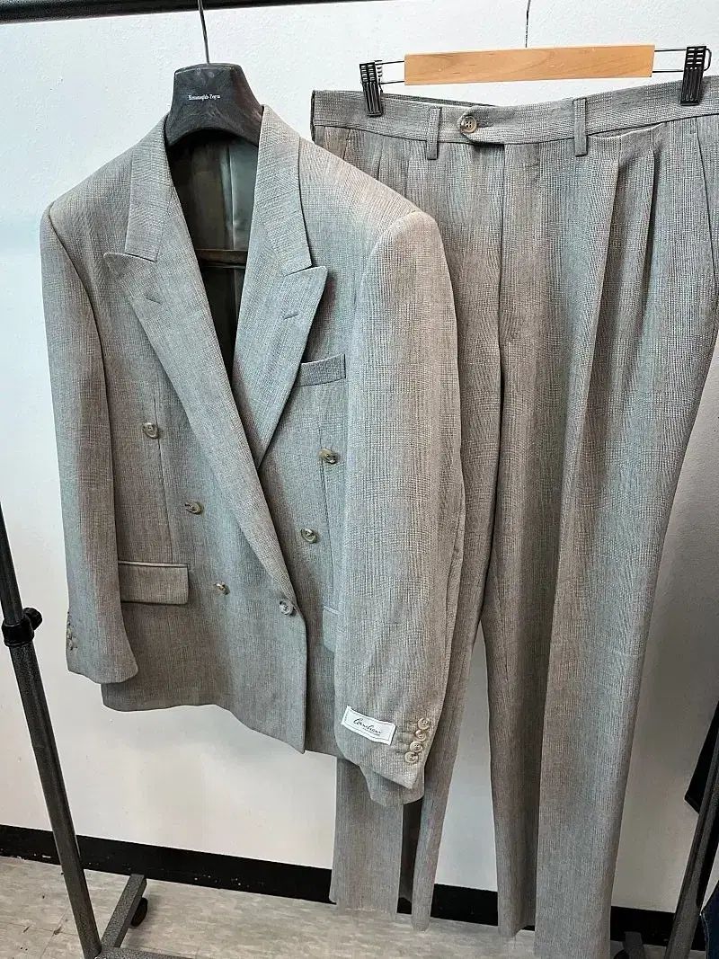 100 31) CORNELIANI コルネリアーニ Classic ダブルスーツ
