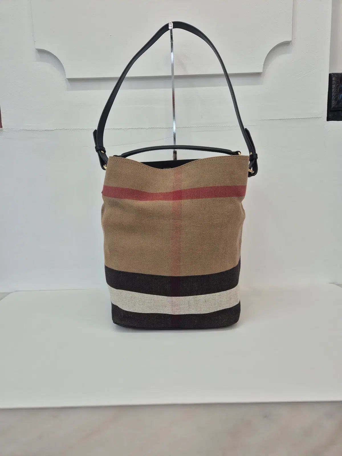 中古 ブランド ラックスオール ウルサン店 バーバリー アッシュビ HOBO BAG ミディアム 3945726