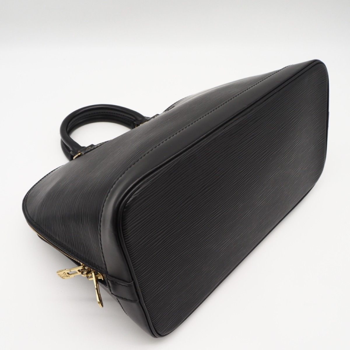 【未使用】ルイヴィトン エピ アルマPM ノワール ハンドバッグ M40302 ☆3日以内返品可☆ LOUIS VUITTON ルイ・ヴィトン エピ アルマPM