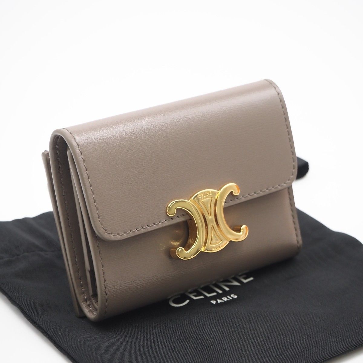 ★3日以内返品可★美品 CELINE セリーヌ トリオンフ コイン入れ付きコンパクトウォレット 10I653 三つ折り財布 ベージュ カーフレザー レディース