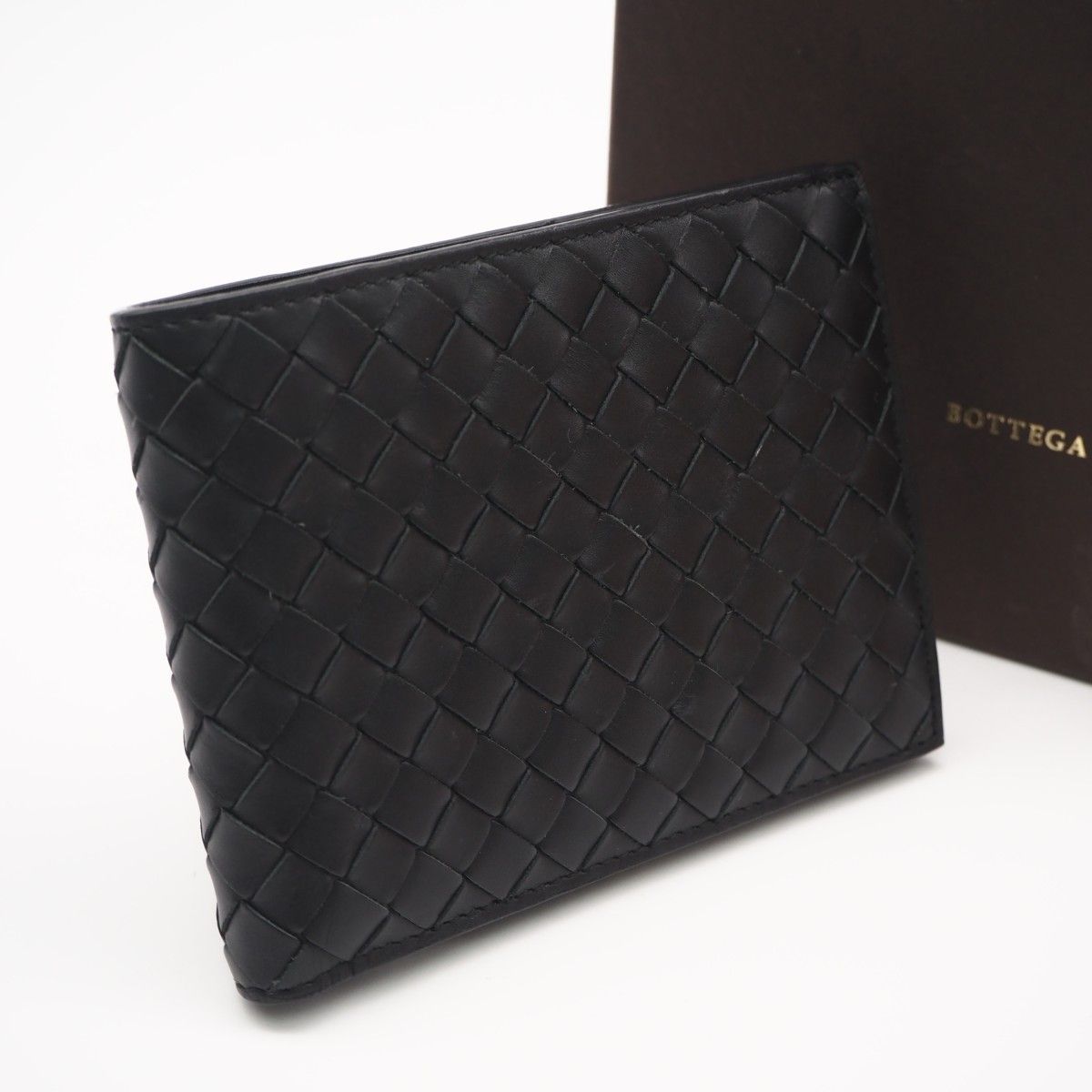 ★3日以内返品可★美品 BOTTEGAVENETA ボッテガヴェネタ イントレチャート 二つ折り財布 113112 二つ折り財布 ブラック カーフレザー メンズ
