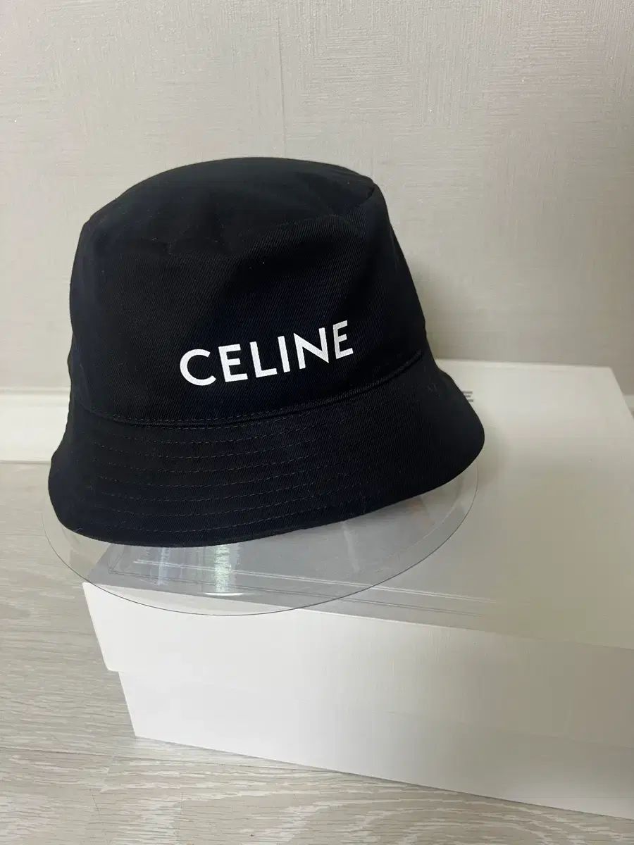 Celine セリーヌ バケットハット