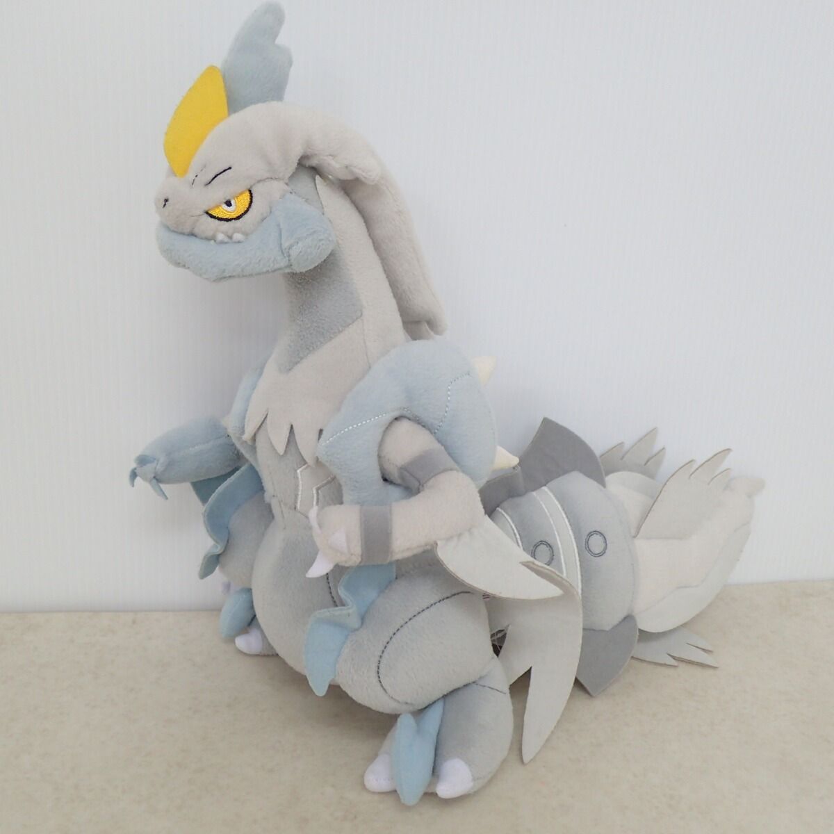ポケモンセンター ぬいぐるみ ホワイトキュレム 紙タグ無し - メルカリ