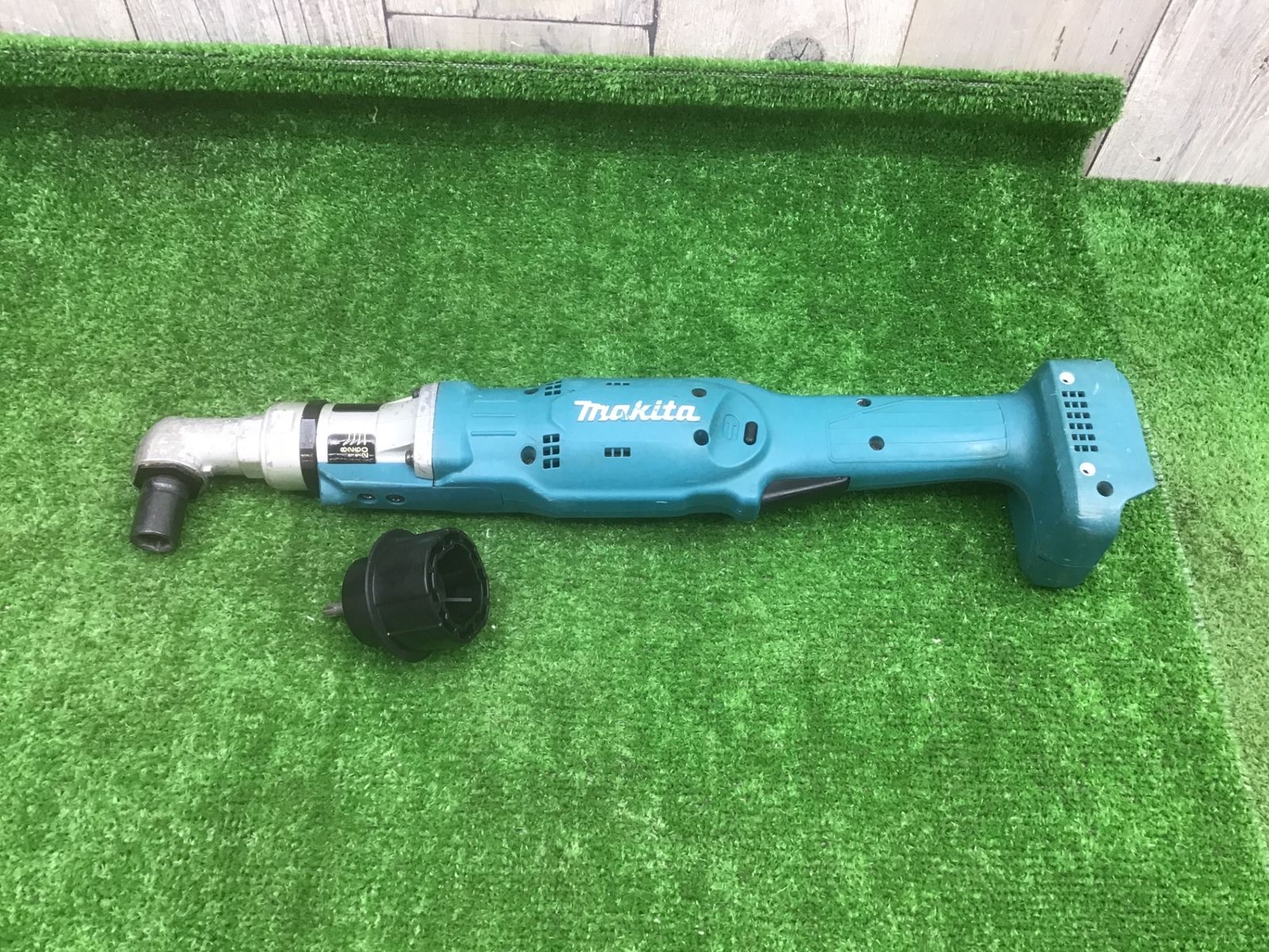 中古動作品】makitaマキタ 14.4vアングルスクリュードライバ FL204FDZ 