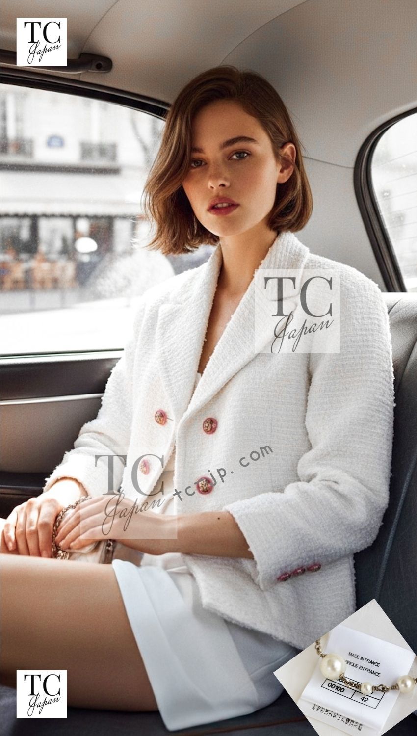 CHANEL - シャネル ジャケット CHANEL ホワイト アイボリー ライオン CC ボタン ツイード ダブル 春夏 サマー ツイード 軽くて柔らか 超美品 42 44 カールラガーフェルド シャネル ジャケット CHANELアイボリー ライオン CC ボタン ツイード