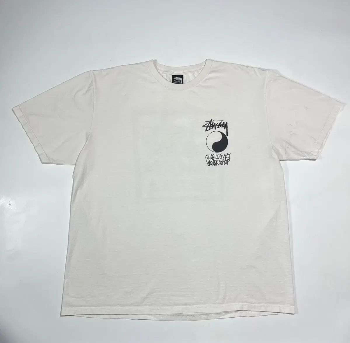 STUSSY x OUR LEGACY フレーム ピグメント ダイド 半袖 Tシャツ (クリーム 23)