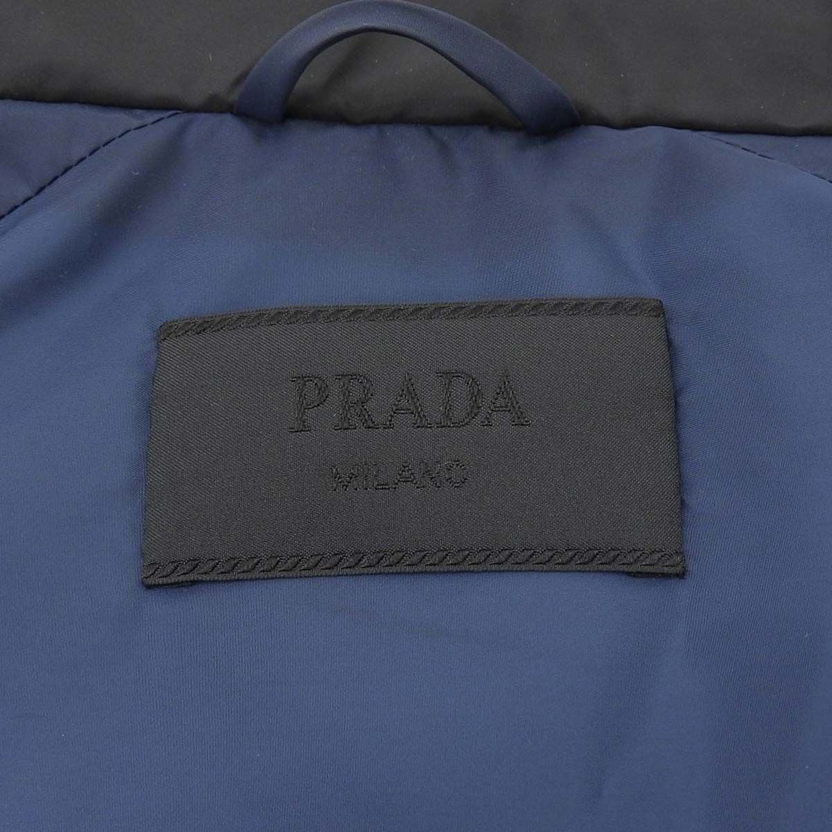PRADA(プラダ) トライアングルロゴ ダウンジャケット 2022年 アパレル