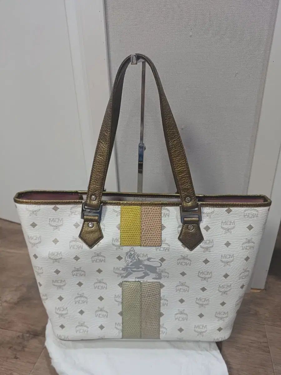 MCM エム シー エム 正規品 *状態良し良し *正規品タグあり