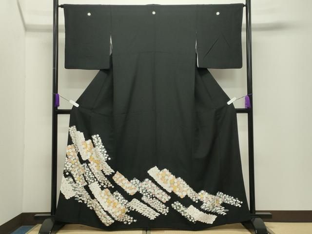 寿光織に縁起の良い末広に松竹梅柄の金銀駒刺繍がセンス良い黒留袖フルセット　鈴乃屋 平和屋着物○豪華黒留袖 駒刺繍 梅松花文 金銀彩 鈴乃屋扱い 正絹 逸品