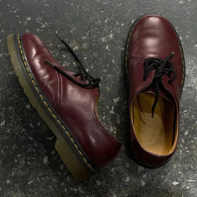 240 DR. MARTENS 1461 3ホール さくらんぼレッド