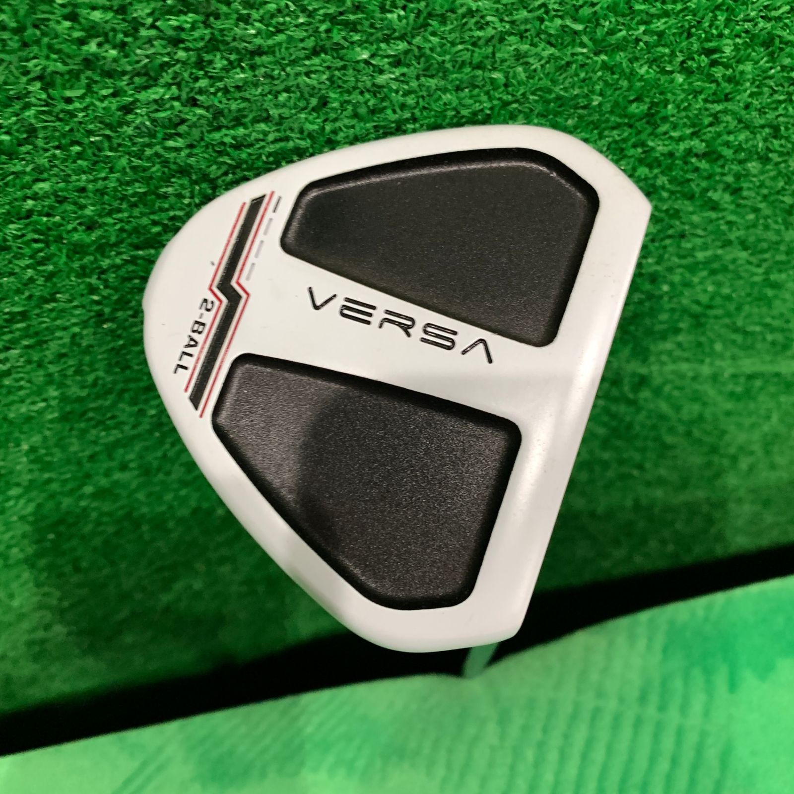 ◇◇オデッセイ VERSA 2-BALL パター カバー付き：C000646-002 