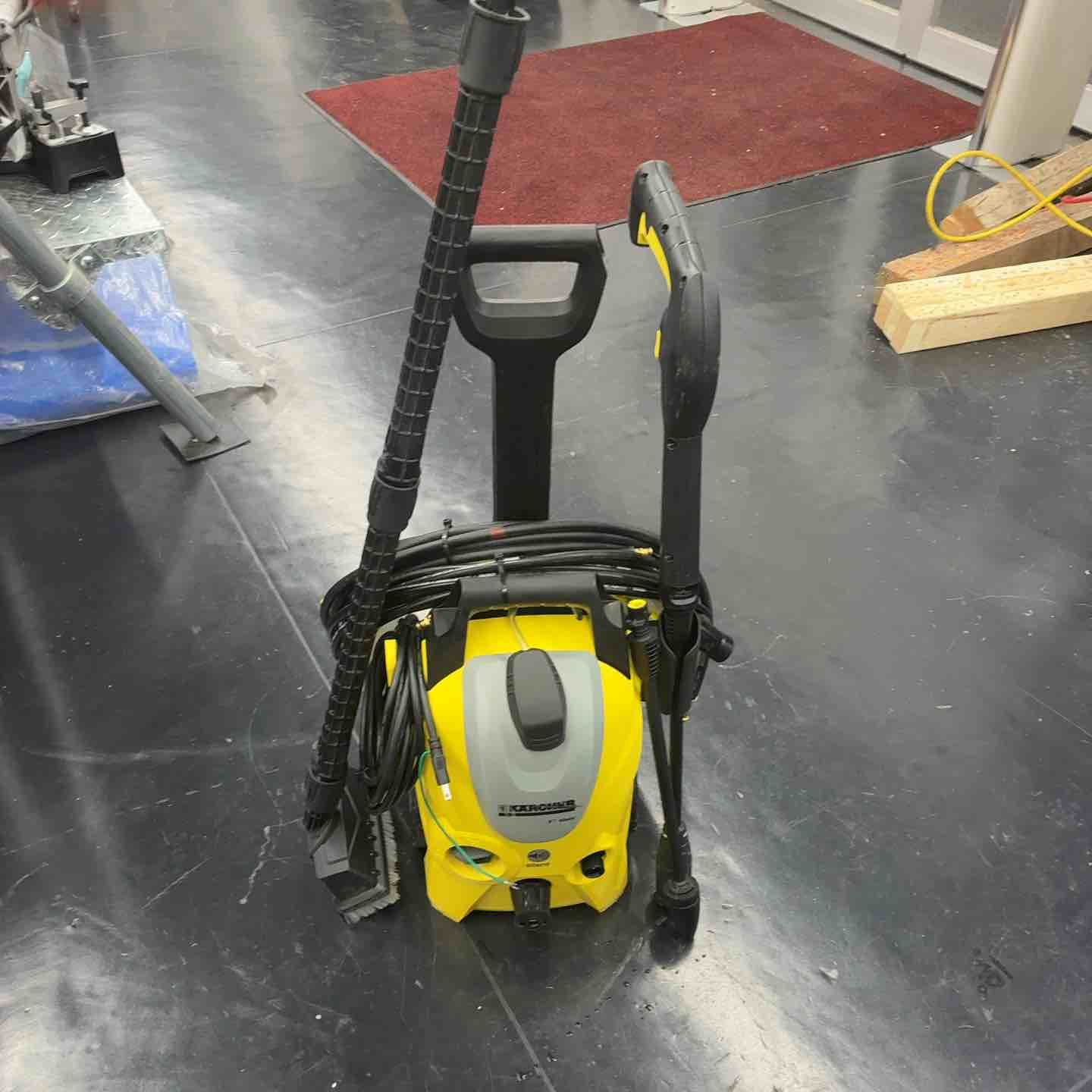 ◇ケルヒャー(KARCHER) 高圧洗浄機 K3 SILENT サイレント ベランダ 1.601-448.0 50Hz K3SLB/5【藤沢店】