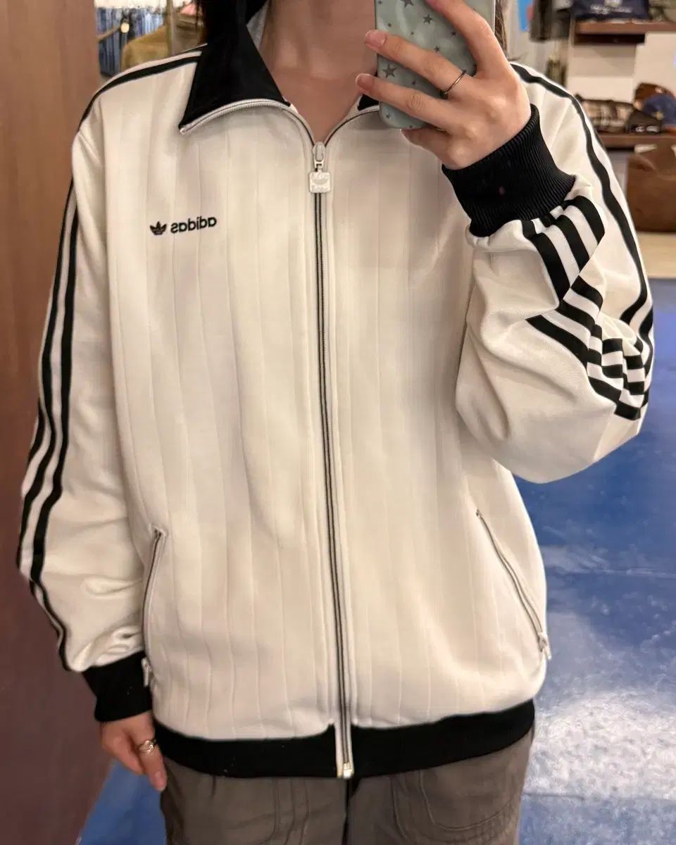 adidas アディダス BECKENBAUER(ベッケンバウアー) 白 ジャージ