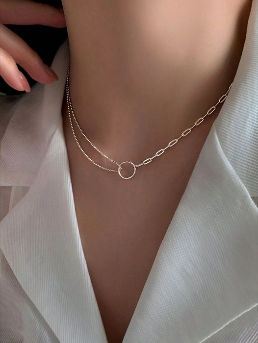 ジュエリー レディース ネックレス 1個 ファッショナブルなS925シルバー サークル二重レイヤー アシンメトリーチェーンデザイン シンプルスタイル ユニークなパーソナライズチャーム 輝くペンダントネックレス、デイ