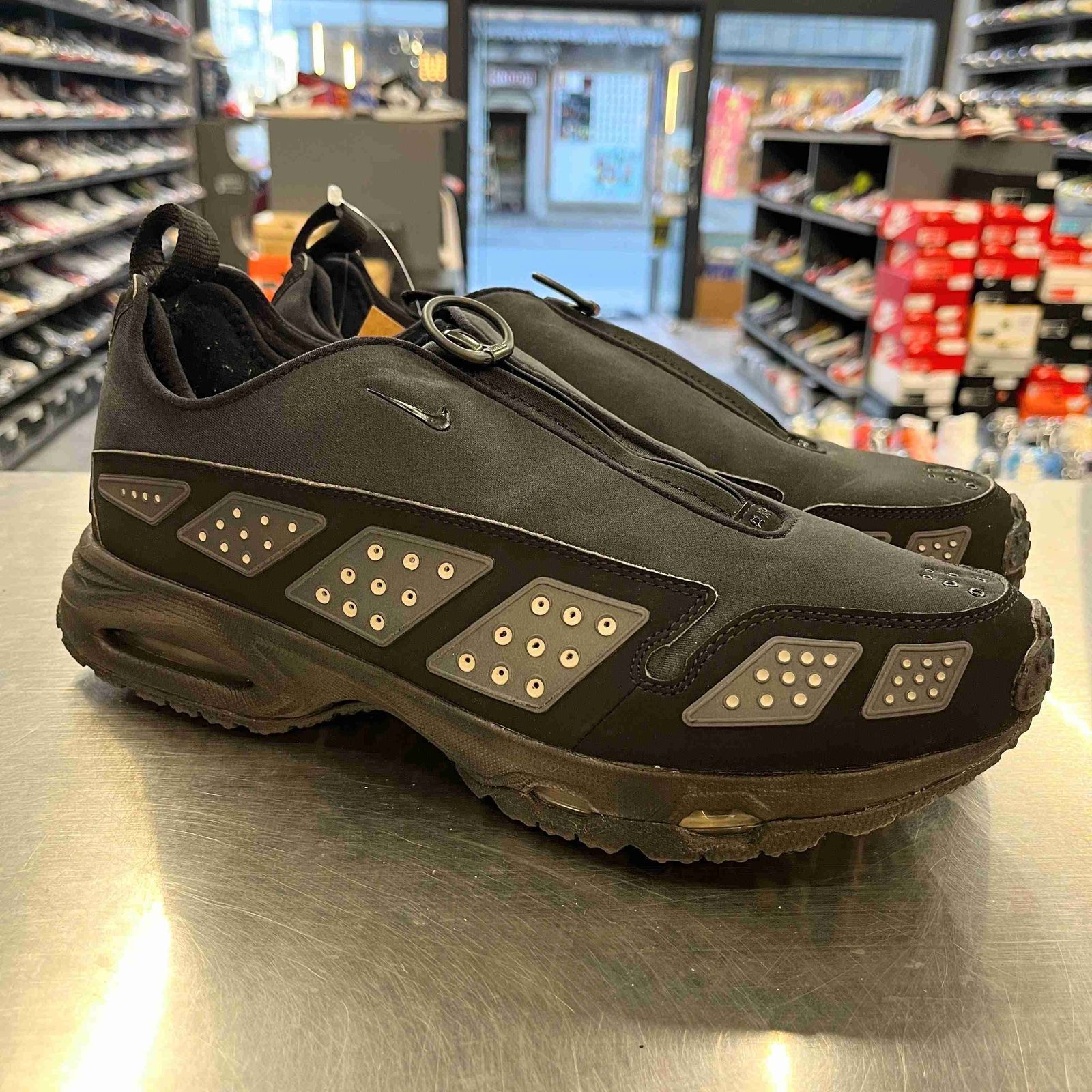 【W US11】 NIKE W AIR MAX SNDR FZ2068-001 【中古】 箱有