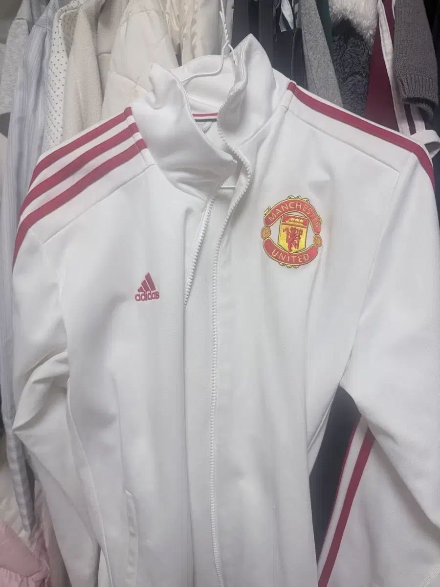 アディダス MANCHESTER UNITED FC ジャージ