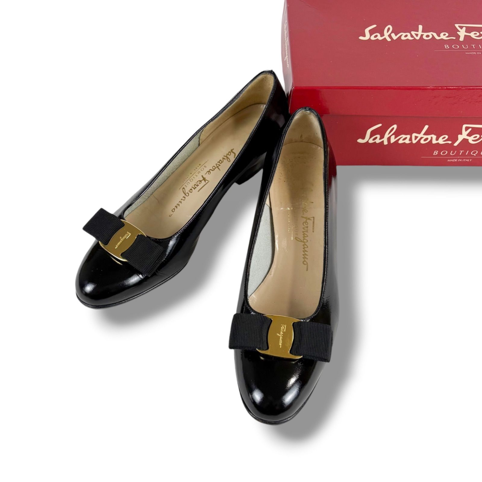 Salvatore Ferragamo サルヴァトーレフェラガモ ヴァラリボン パンプス