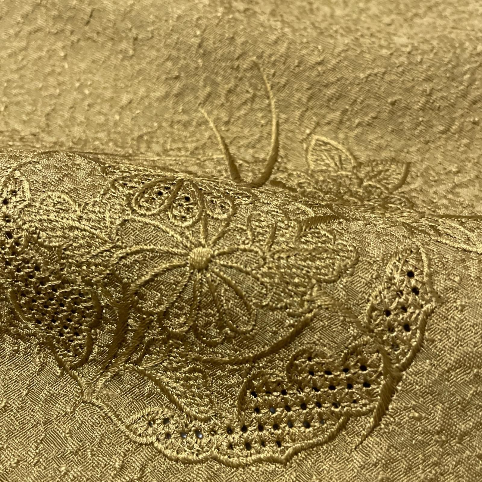 汕頭刺繍 付下げ 単衣仕立て 花模様 着物 正絹 X-2857 - メルカリ