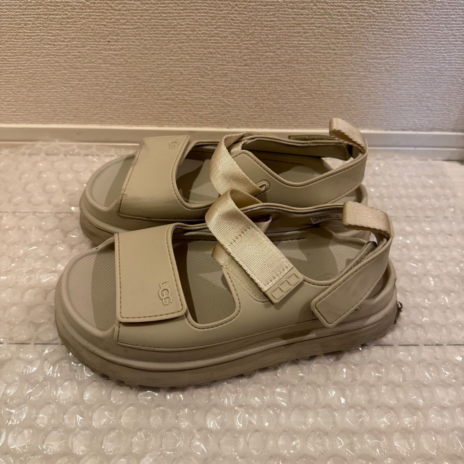 【値下げ可能！】【クーポンあり！】UGG GOLDENGLOW BLACK アグ　ゴールデングロウ　ベージュ　beige 25cm、USW8