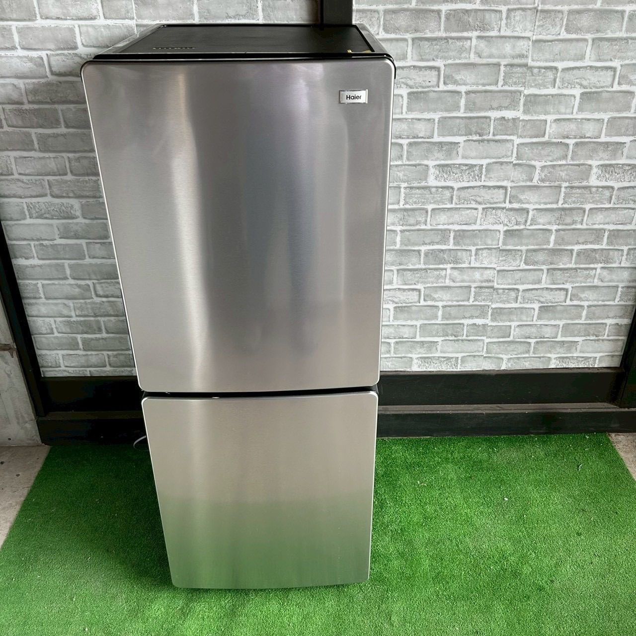 ID363106　２ドア１４８Ｌ（２０２３年ハイアール製） Haier ハイアール 冷蔵庫 2023年製 美品 148L 高年式 家電 耐熱100